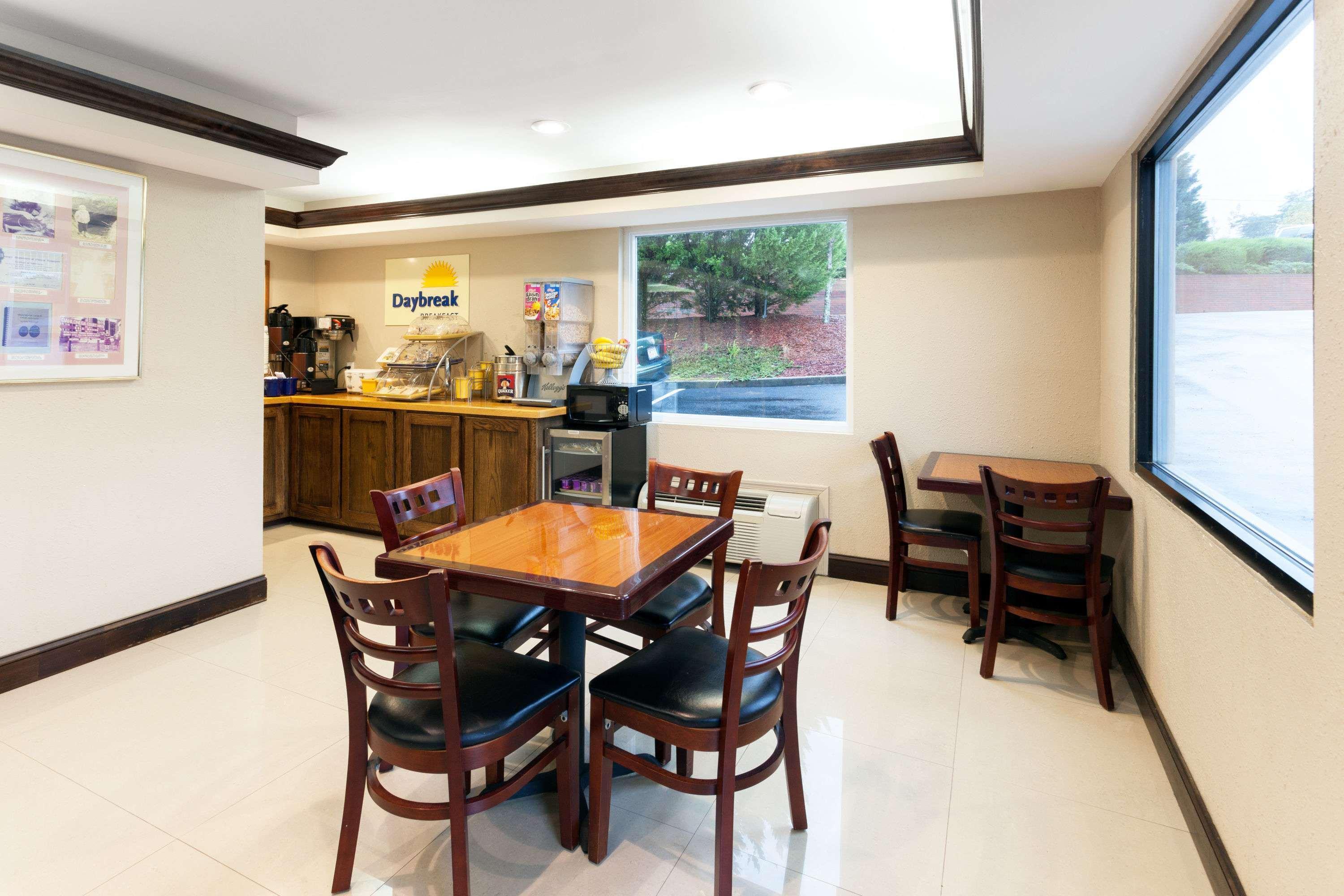 Days Inn By Wyndham Dahlonega University Area Esterno foto