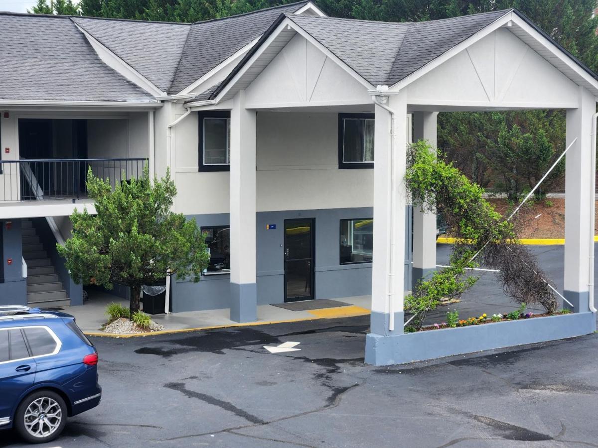 Days Inn By Wyndham Dahlonega University Area Esterno foto