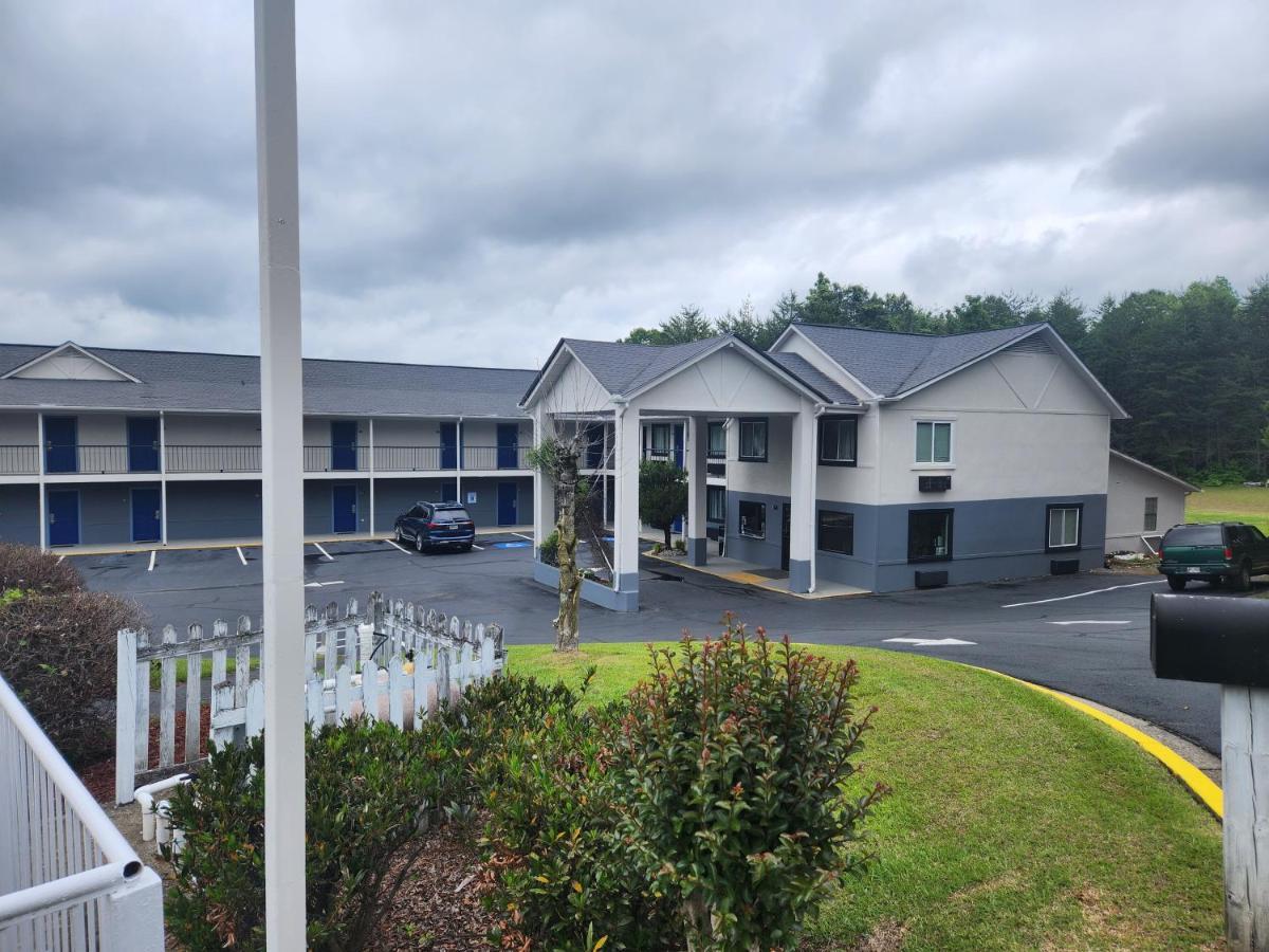 Days Inn By Wyndham Dahlonega University Area Esterno foto
