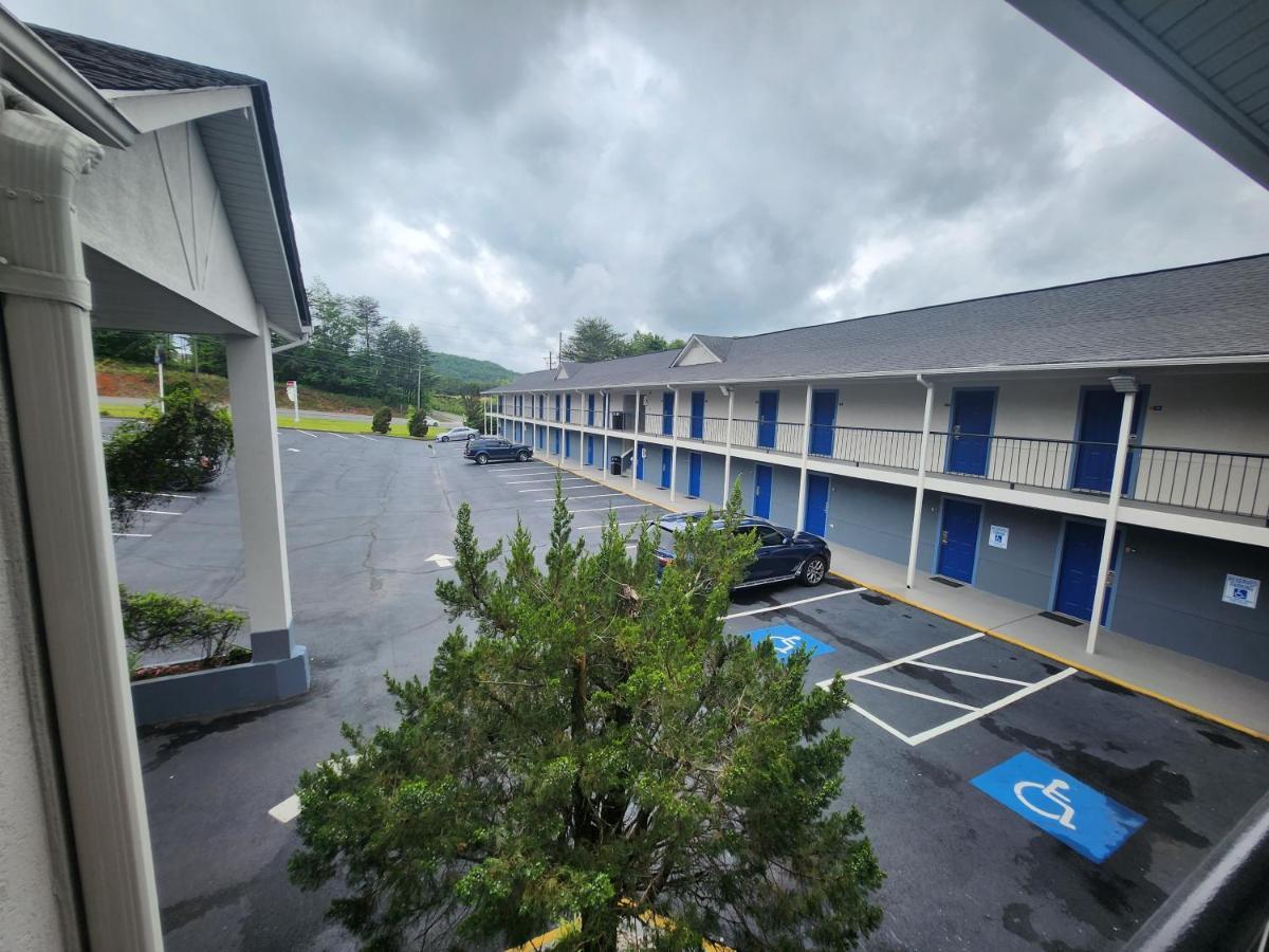 Days Inn By Wyndham Dahlonega University Area Esterno foto