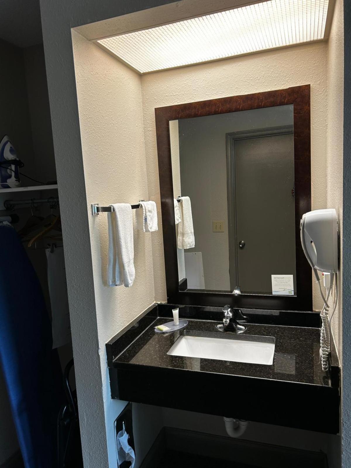 Days Inn By Wyndham Dahlonega University Area Esterno foto