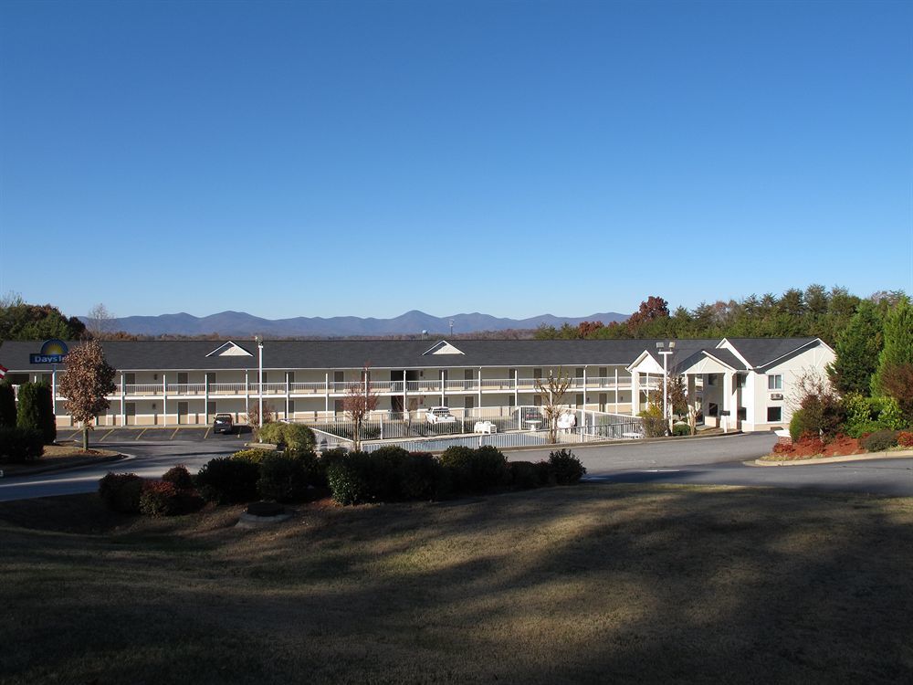 Days Inn By Wyndham Dahlonega University Area Esterno foto