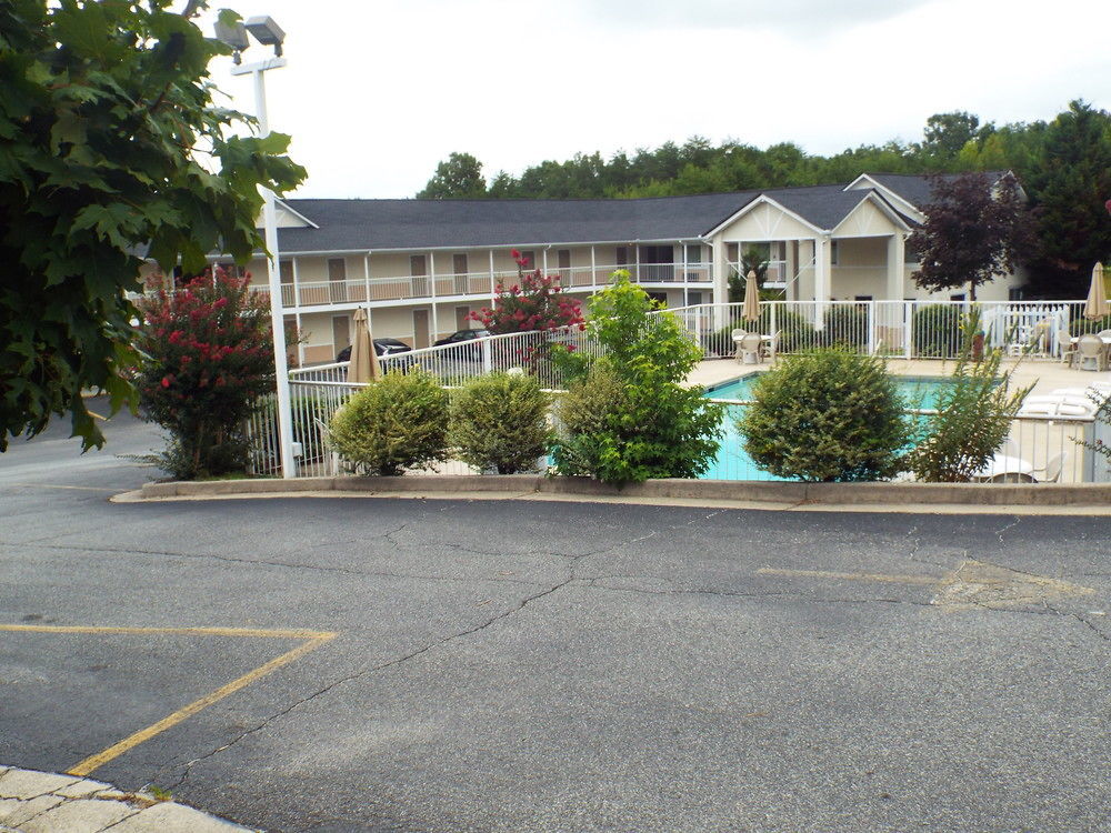 Days Inn By Wyndham Dahlonega University Area Esterno foto